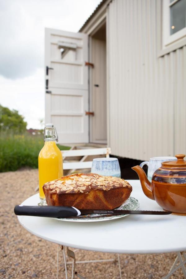 Romantic Secluded Shepherd Hut Hares Rest Southwick  ภายนอก รูปภาพ