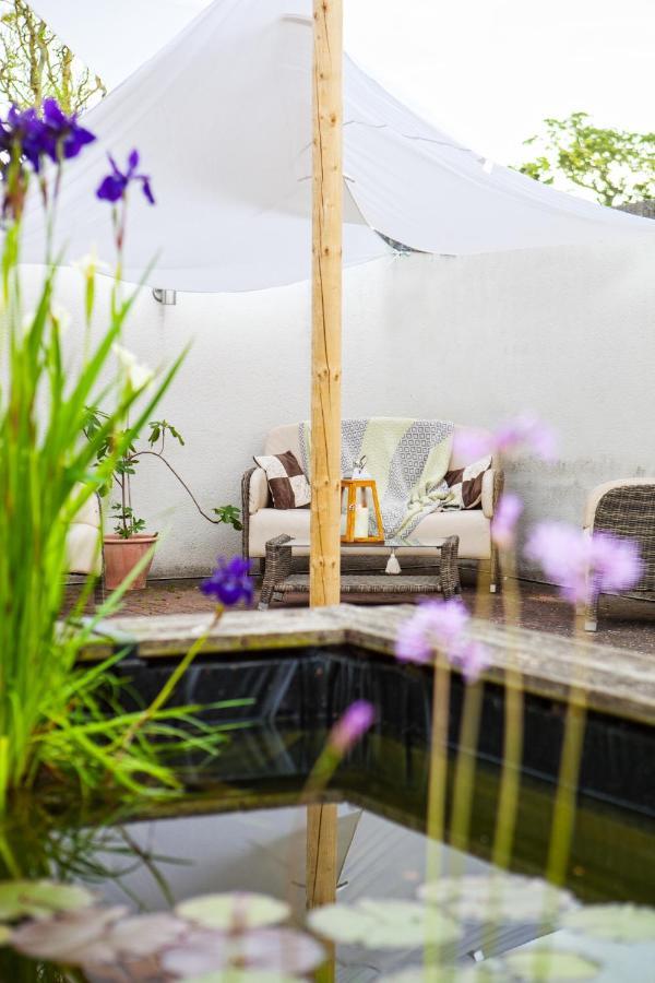 Romantic Secluded Shepherd Hut Hares Rest Southwick  ภายนอก รูปภาพ